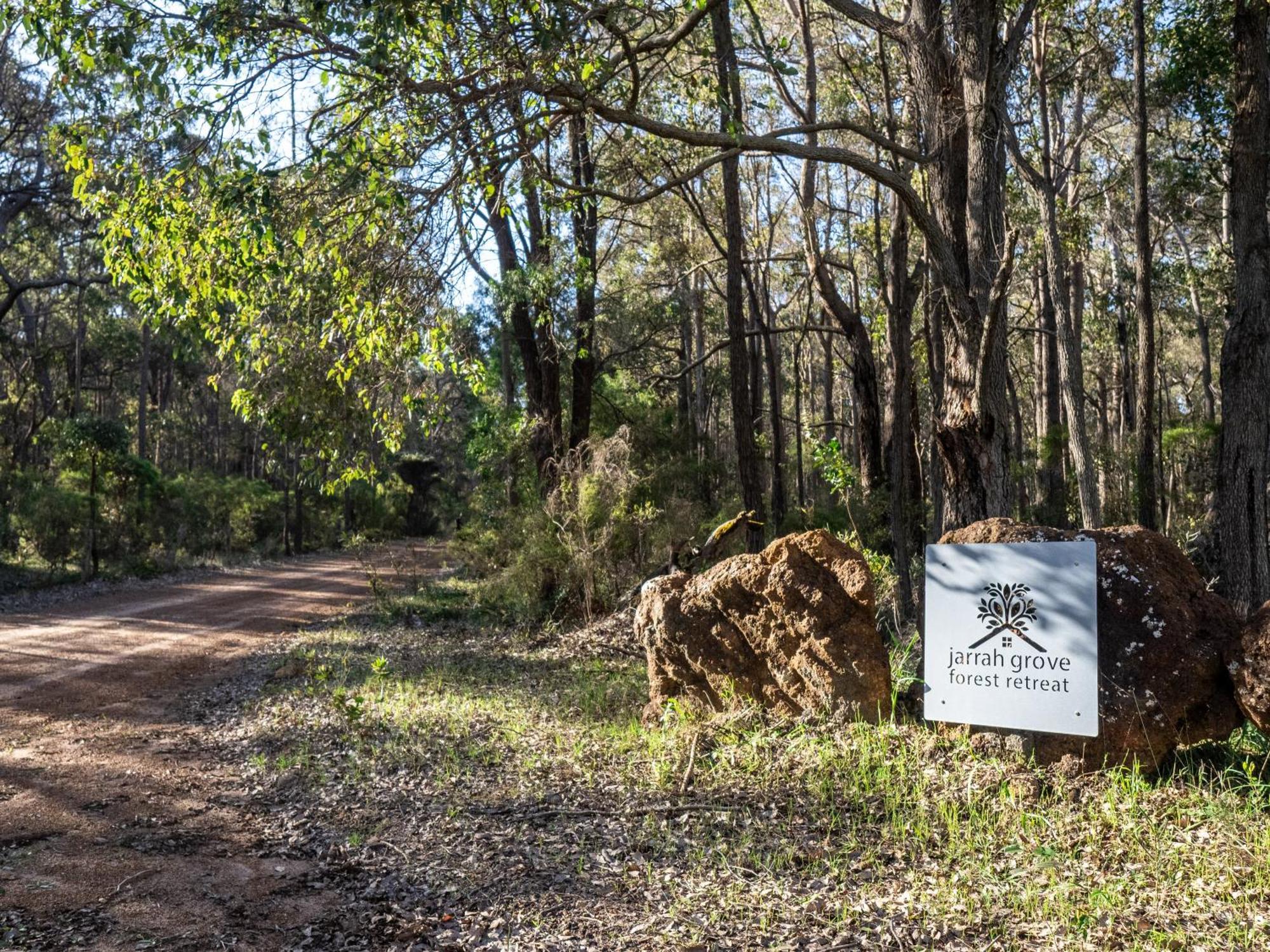 Jarrah Grove Forest Retreat - Adults Only Luxury Chalet Rosa Glen Exteriér fotografie